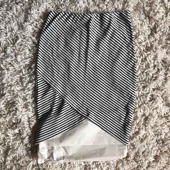 Striped Wrap Bodycon Skirt - Picture 4 of 4